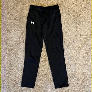 Youth medium black Under Armour sweats. LOOKS NEW. Worn few times